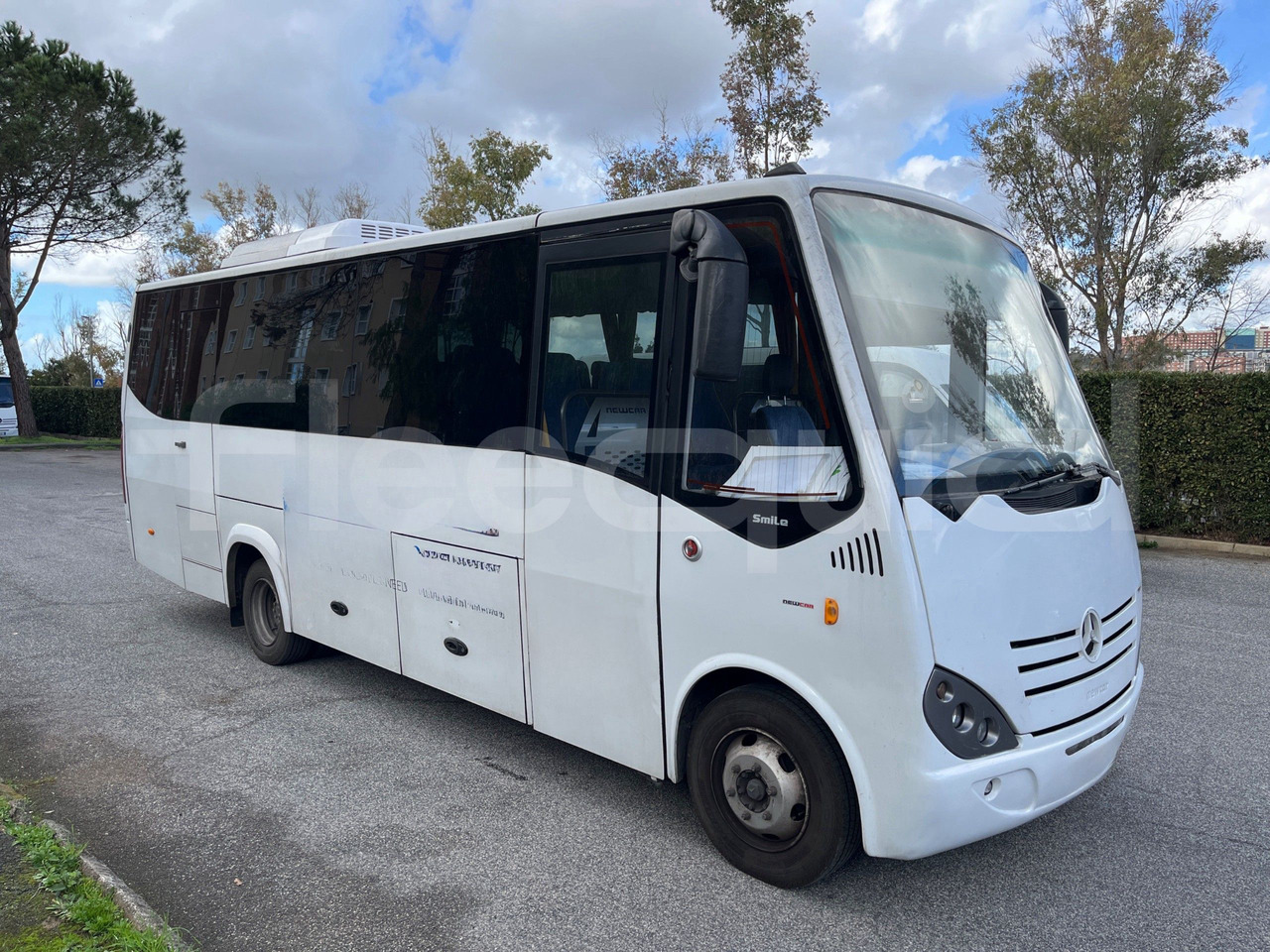 Mercedes-Benz Vario - Autocar: photos 1 Mercedes-Benz Vario - Autocar: photos 1