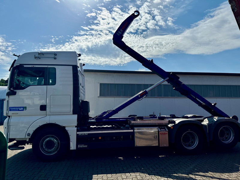 MAN TGX 26.580 BL 6x2 Zwillingbereifte Liftachse Abroller Hiab Funk- - Camion ampliroll: photos 5 MAN TGX 26.580 BL 6x2 Zwillingbereifte Liftachse Abroller Hiab Funk- - Camion ampliroll: photos 5