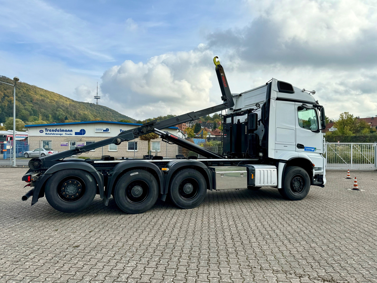 Mercedes-Benz Arocs MP5 3253 8x4 Tridem ARK HIAB 24 to - Camion ampliroll: photos 3 Mercedes-Benz Arocs MP5 3253 8x4 Tridem ARK HIAB 24 to - Camion ampliroll: photos 3