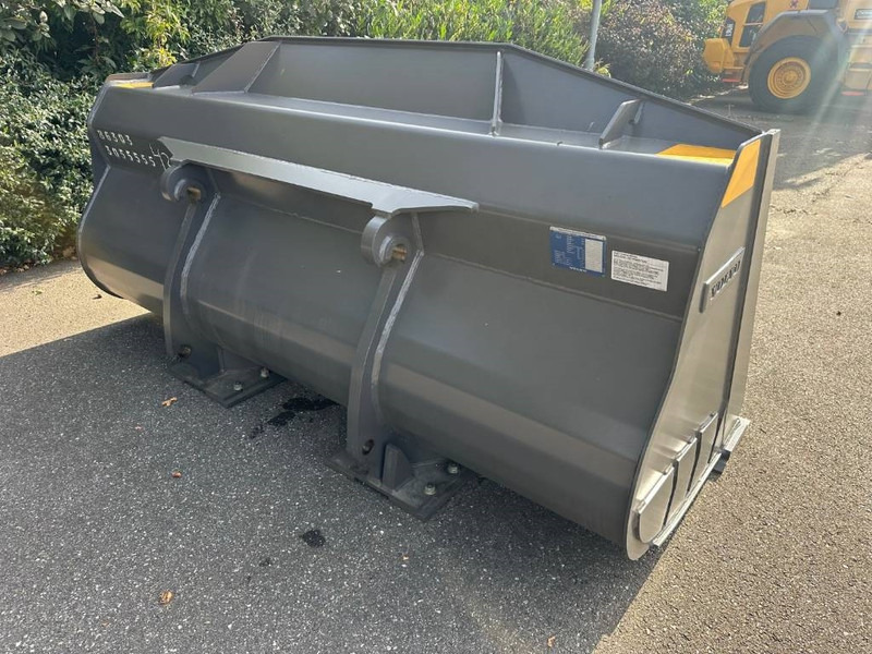 Volvo L90H bucket - Godet pour chargeur pour Engins de chantier: photos 4 Volvo L90H bucket - Godet pour chargeur pour Engins de chantier: photos 4