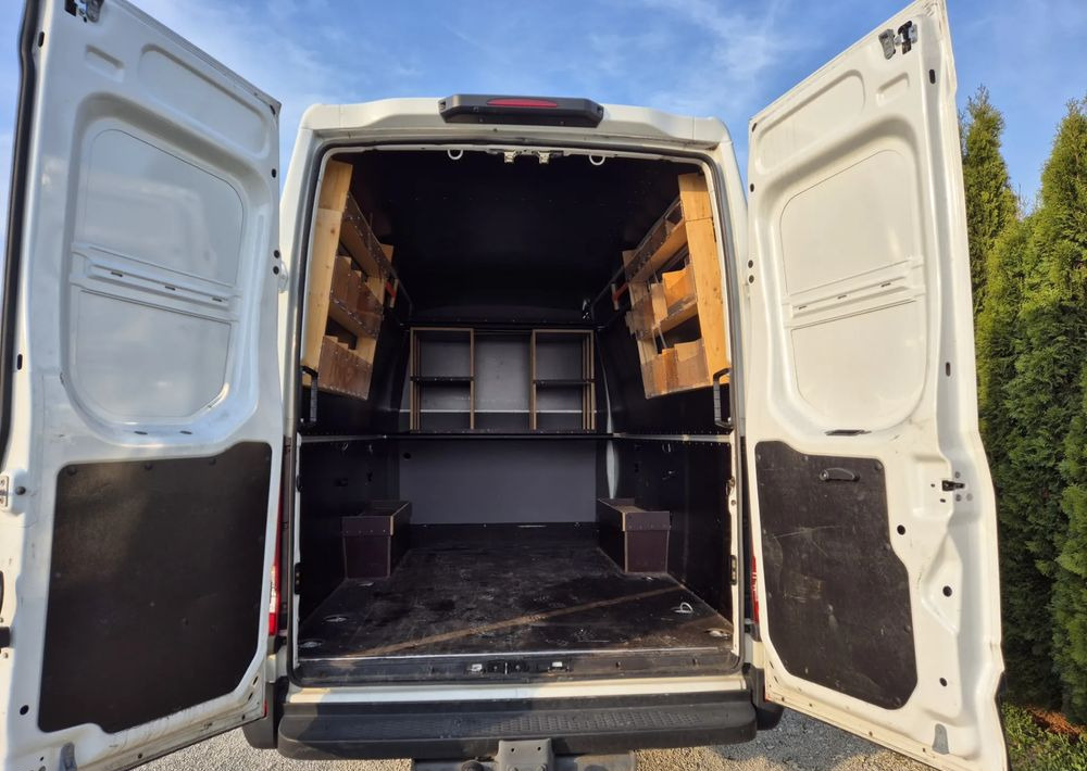 Iveco Iveco 35s18 3.0 180KM Brygadówka manual - Utilitaire double cabine: photos 4 Iveco Iveco 35s18 3.0 180KM Brygadówka manual - Utilitaire double cabine: photos 4