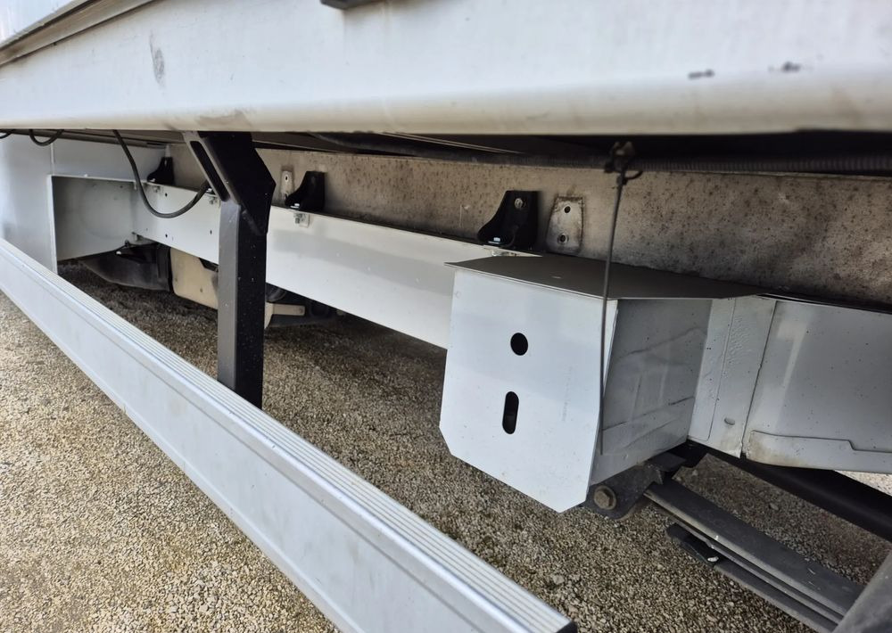 Renault 2.3 Plandeka Burto-Firanka 10 palet - Fourgon plateau: photos 4 Renault 2.3 Plandeka Burto-Firanka 10 palet - Fourgon plateau: photos 4