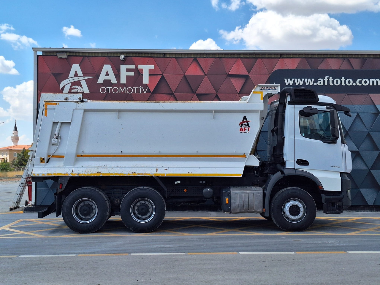 MERCEDES-BENZ AROCS 3345 - Camion benne: photos 4 MERCEDES-BENZ AROCS 3345 - Camion benne: photos 4