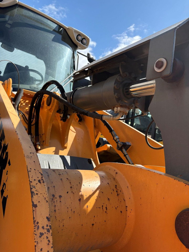 Chargeuse sur pneus Liebherr L538: photos 9