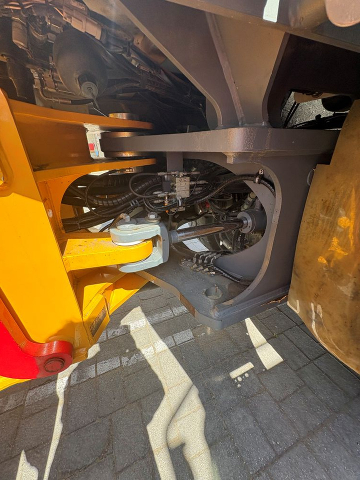 Chargeuse sur pneus Liebherr L538: photos 13