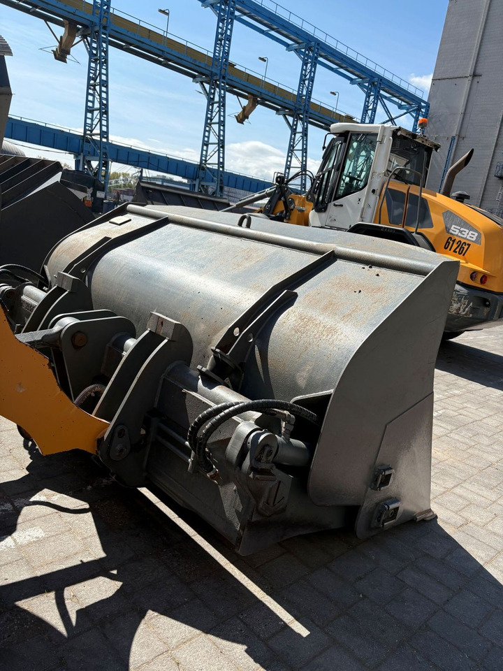 Chargeuse sur pneus Liebherr L538: photos 10