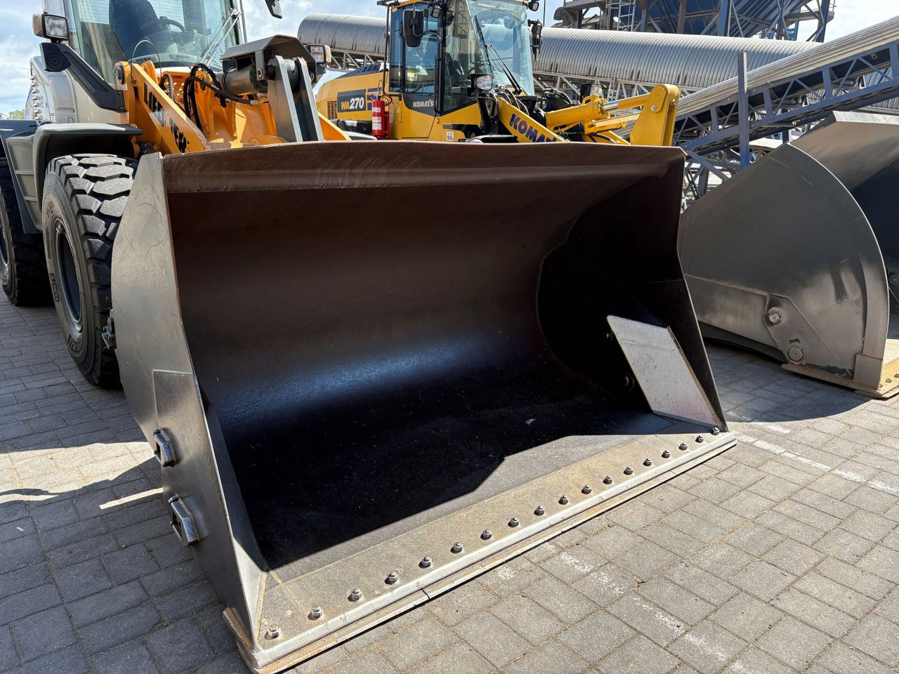 Chargeuse sur pneus Liebherr L538: photos 14