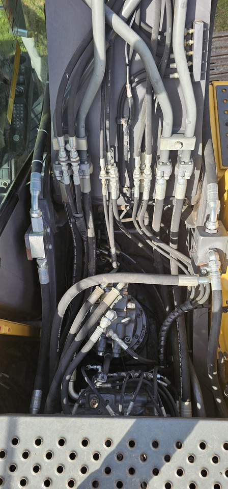 Pelle sur chenille VOLVO EC220DL: photos 13 Pelle sur chenille VOLVO EC220DL: photos 13