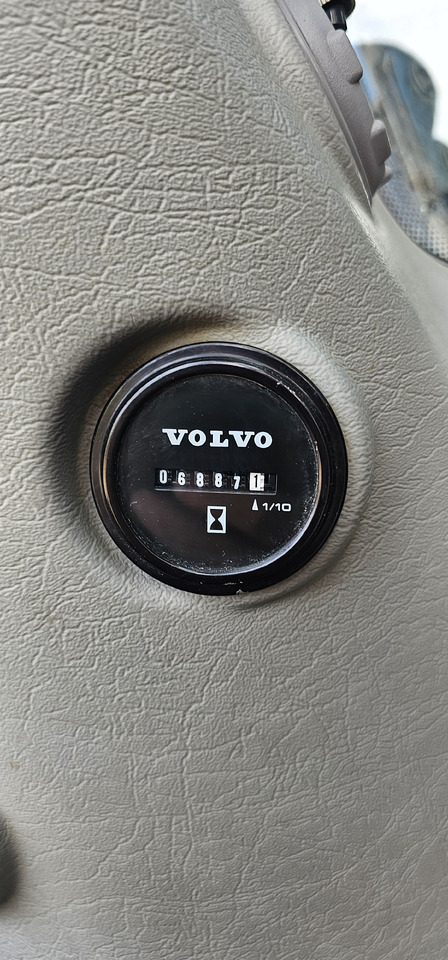 Pelle sur chenille VOLVO EC220DL: photos 7 Pelle sur chenille VOLVO EC220DL: photos 7