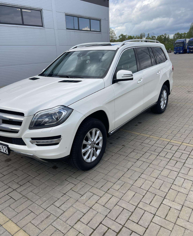 Mercedes-Benz GL350 - SUV: photos 4 Mercedes-Benz GL350 - SUV: photos 4