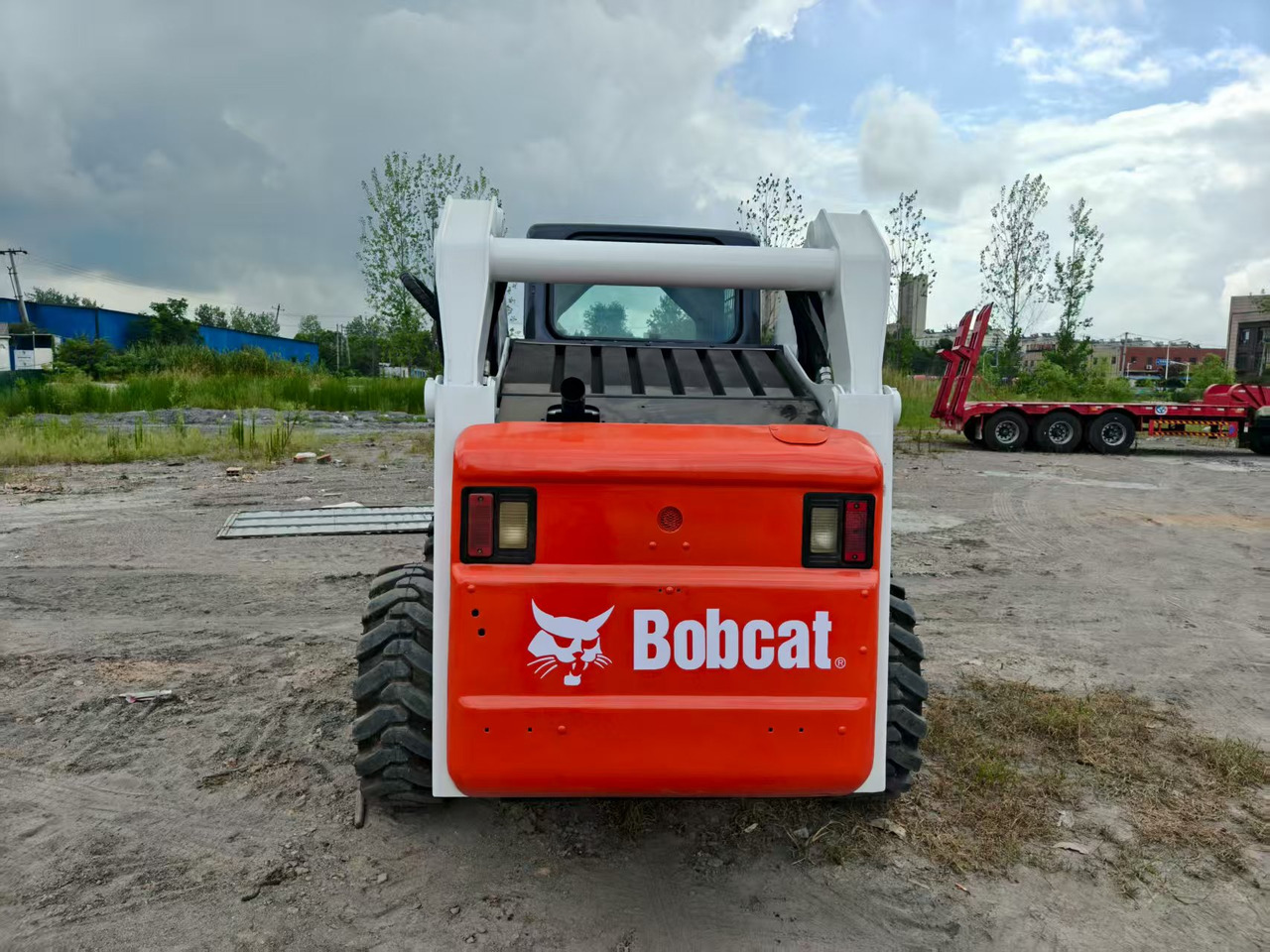 BOBCAT skid steer loader S300 - Mini chargeuse: photos 3 BOBCAT skid steer loader S300 - Mini chargeuse: photos 3