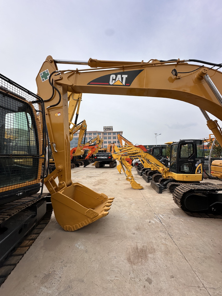 CATERPILLAR 320CL used excavator good condition for sale - Pelle sur chenille: photos 3 CATERPILLAR 320CL used excavator good condition for sale - Pelle sur chenille: photos 3