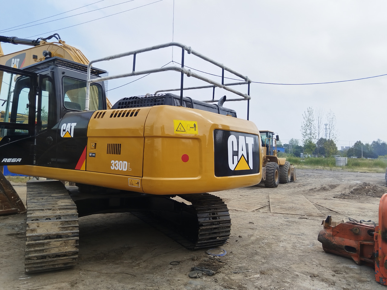 CATERPILLAR 330DL good condition 2024 30 ton excavator for sale - Pelle sur chenille: photos 4 CATERPILLAR 330DL good condition 2024 30 ton excavator for sale - Pelle sur chenille: photos 4