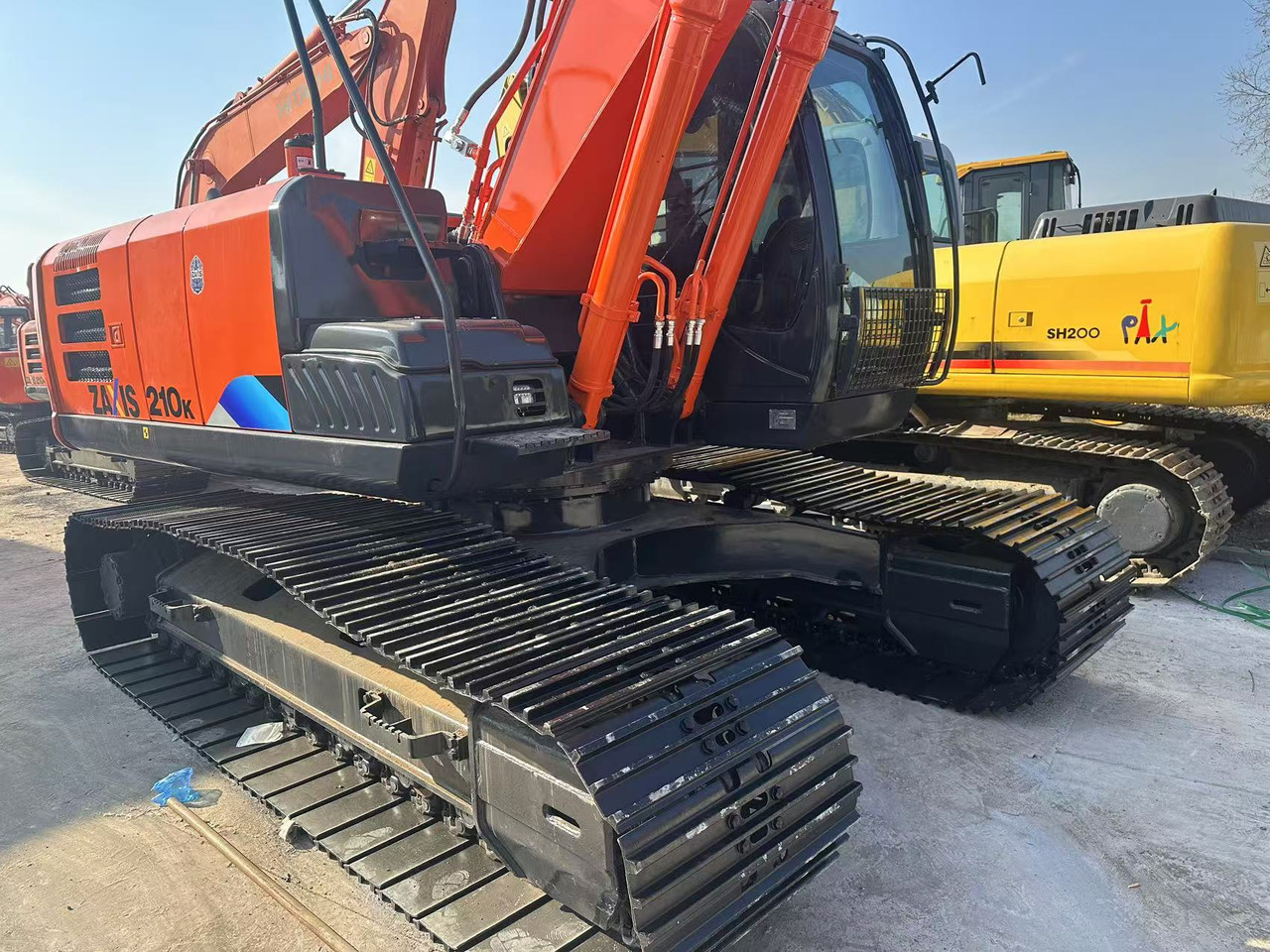 HITACHI ZX210K crawler excavators - Pelle sur chenille: photos 5 HITACHI ZX210K crawler excavators - Pelle sur chenille: photos 5