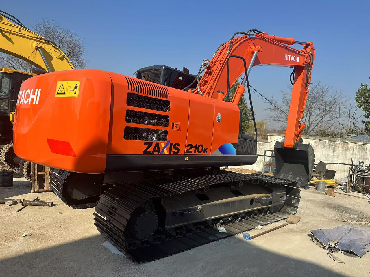 HITACHI ZX210K crawler excavators - Pelle sur chenille: photos 2 HITACHI ZX210K crawler excavators - Pelle sur chenille: photos 2