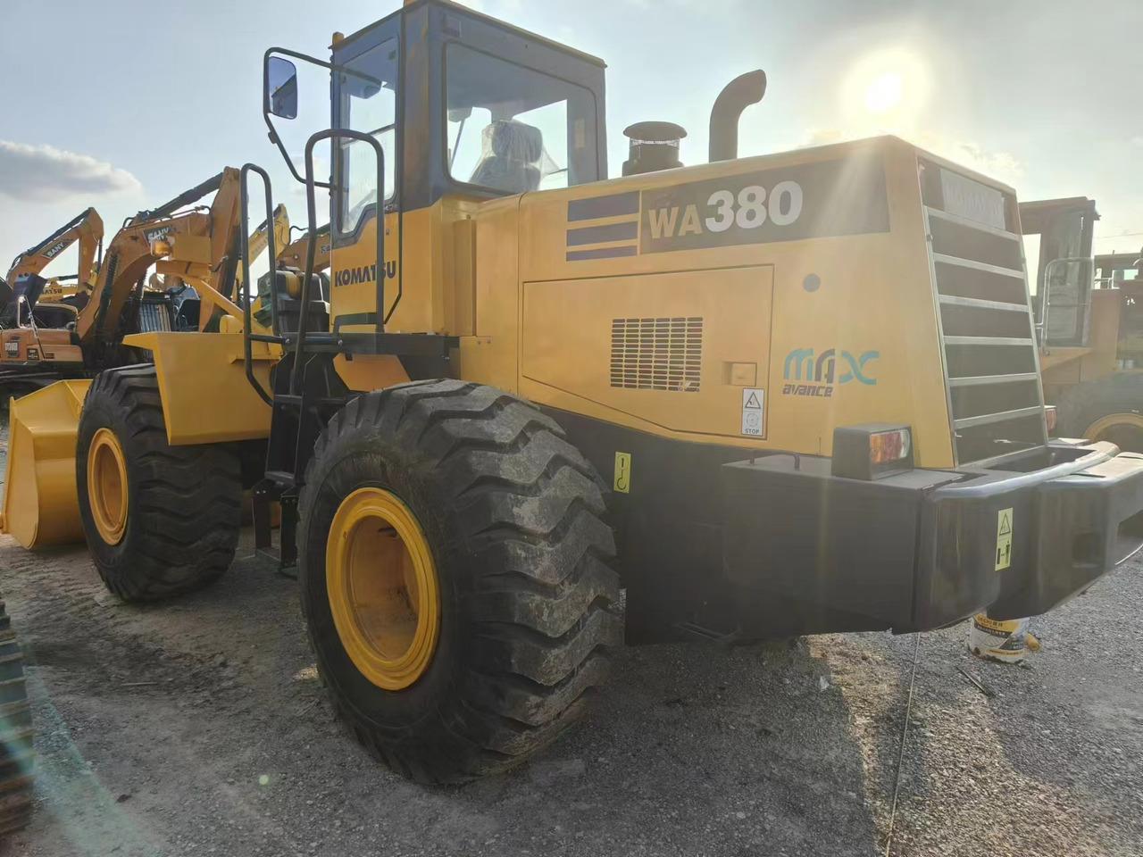 KOMATSU wa380 - Chargeuse sur pneus: photos 3 KOMATSU wa380 - Chargeuse sur pneus: photos 3