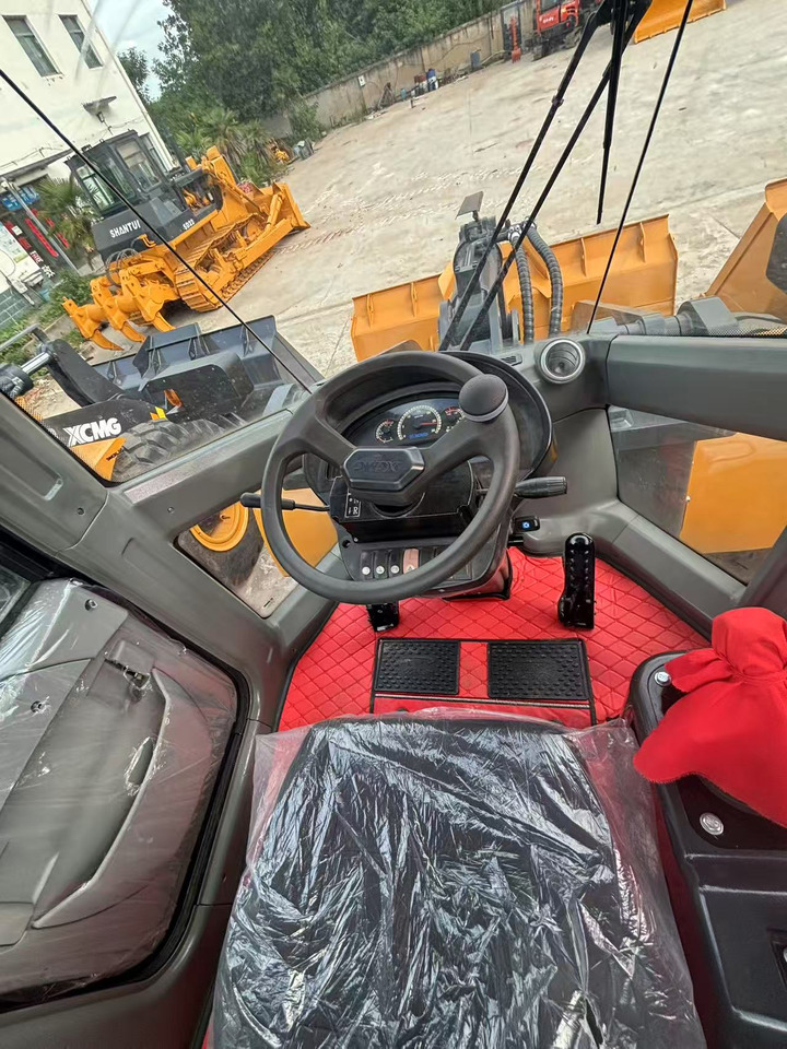 XCMG ZL50GN low hour front loader for sale - Chargeuse sur pneus: photos 5 XCMG ZL50GN low hour front loader for sale - Chargeuse sur pneus: photos 5