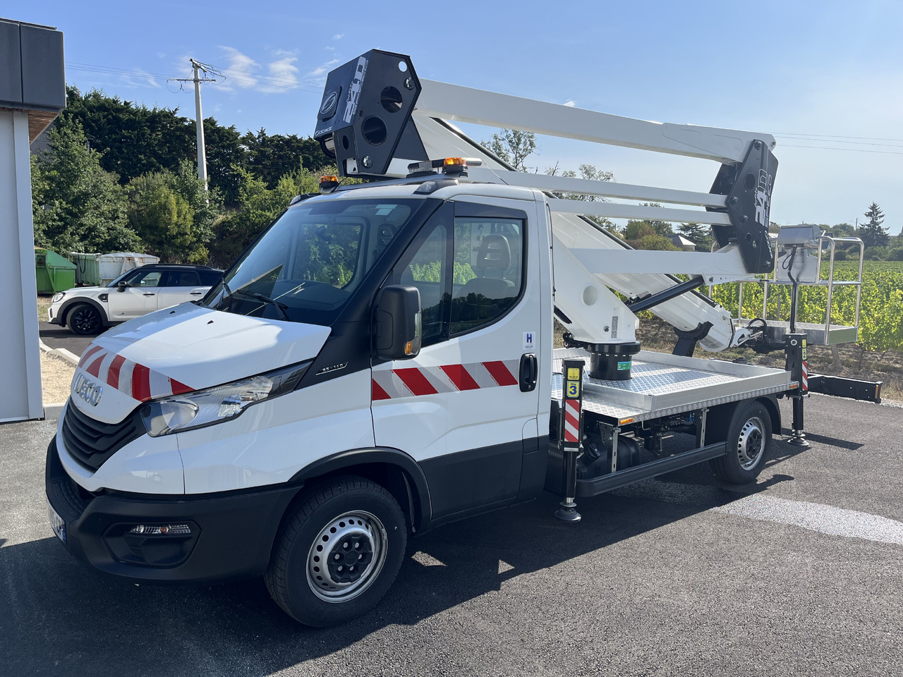 IVECO DAILY SOCAGE 24D SPEED - Camion avec nacelle: photos 2 IVECO DAILY SOCAGE 24D SPEED - Camion avec nacelle: photos 2