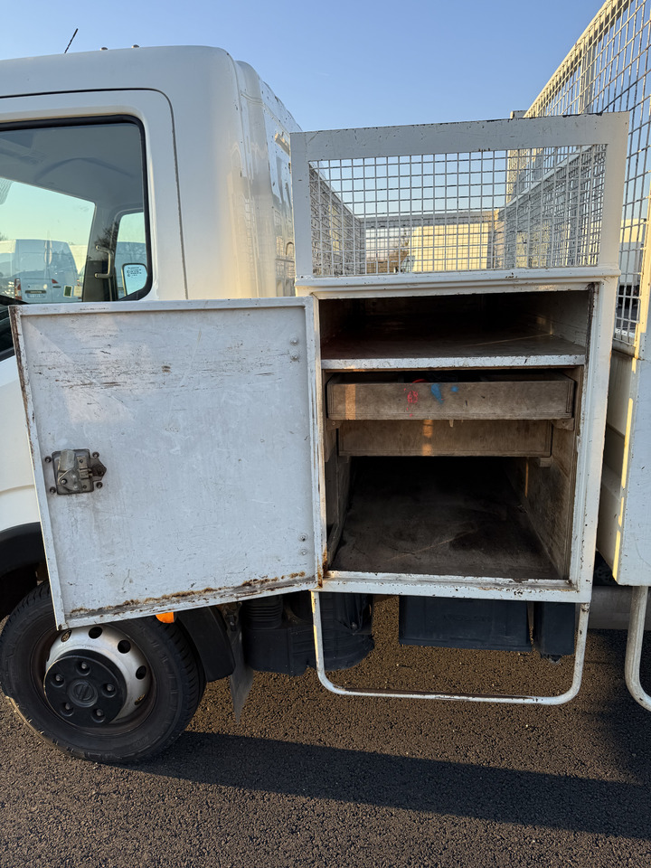 NISSAN CABSTAR 35.11 - Utilitaire benne: photos 5 NISSAN CABSTAR 35.11 - Utilitaire benne: photos 5