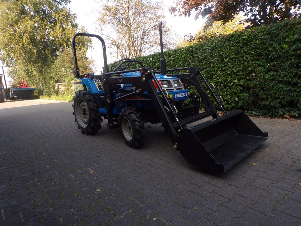 Kleintraktor Iseki TU160 mit Frontlader ab 125 € pro Monat. - Micro tracteur: photos 2 Kleintraktor Iseki TU160 mit Frontlader ab 125 € pro Monat. - Micro tracteur: photos 2