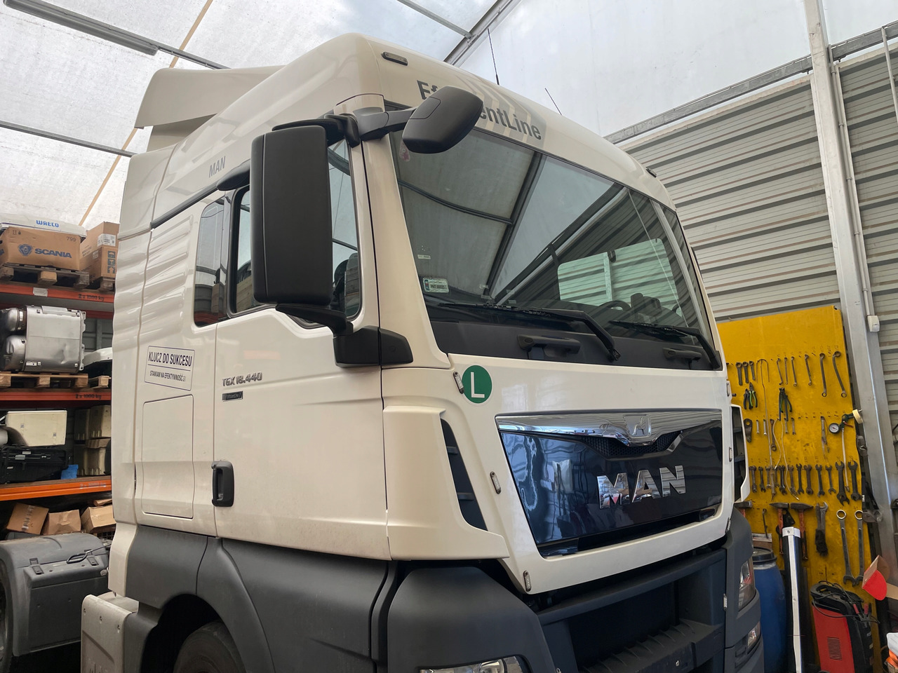 GOŁA KABINA MAN TGX XLX BIAŁA EURO 6 KOLOR RAL 9010 - Cabine pour Camion: photos 3 GOŁA KABINA MAN TGX XLX BIAŁA EURO 6 KOLOR RAL 9010 - Cabine pour Camion: photos 3