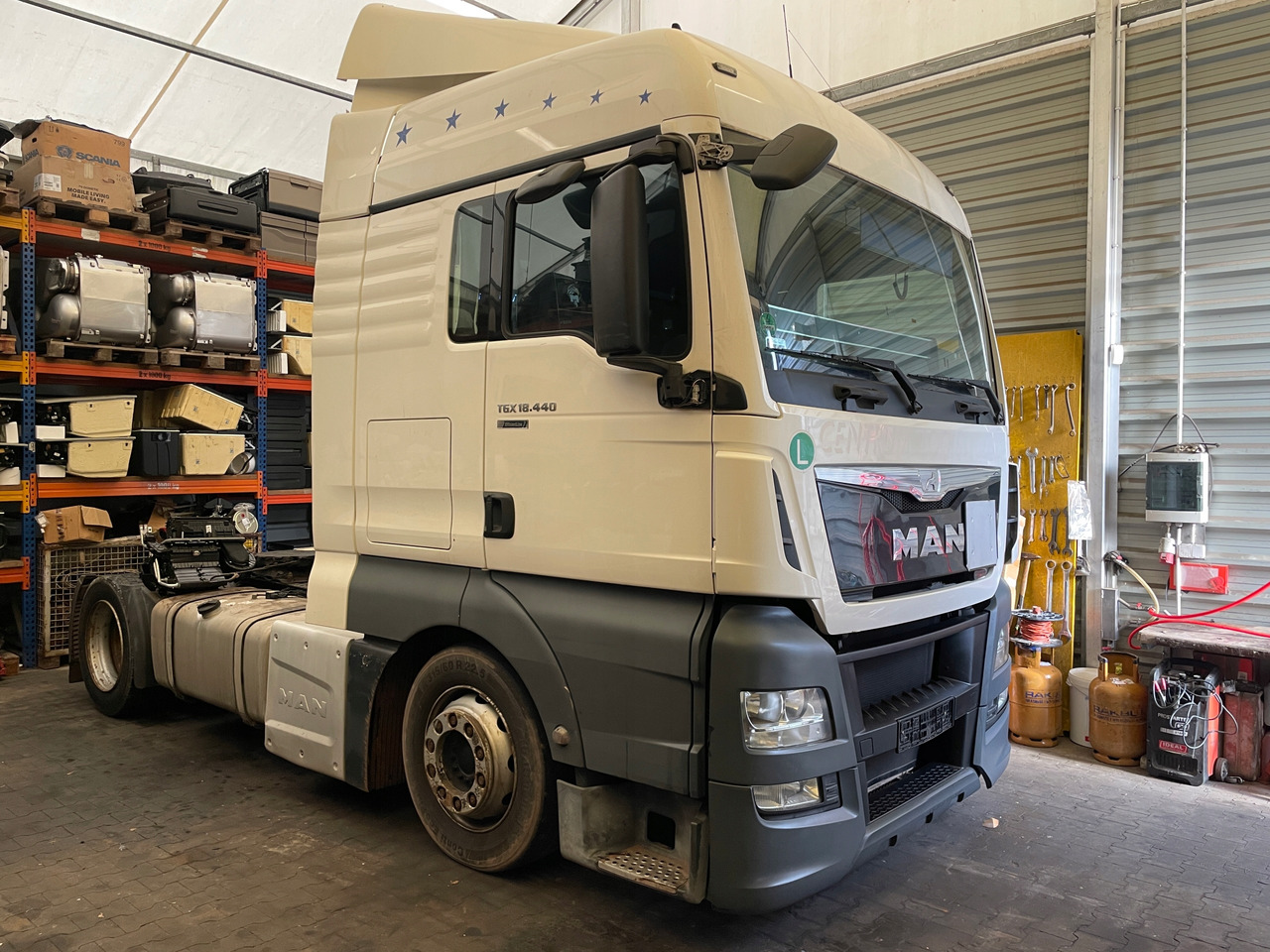 KABINA MAN TGX EURO 6 XLX BIAŁA KOLOR RAL 9010 - Cabine pour Camion: photos 1 KABINA MAN TGX EURO 6 XLX BIAŁA KOLOR RAL 9010 - Cabine pour Camion: photos 1
