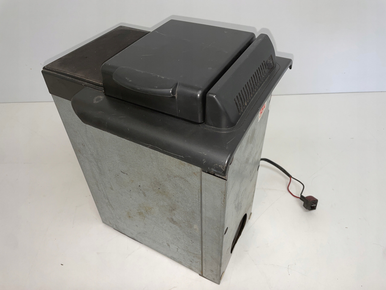 LODÓWKA CHŁODZIARKA RENAULT MAGNUM DXI 24V 6L 60W 5010309920 - Cabine et intérieur pour Camion: photos 4 LODÓWKA CHŁODZIARKA RENAULT MAGNUM DXI 24V 6L 60W 5010309920 - Cabine et intérieur pour Camion: photos 4