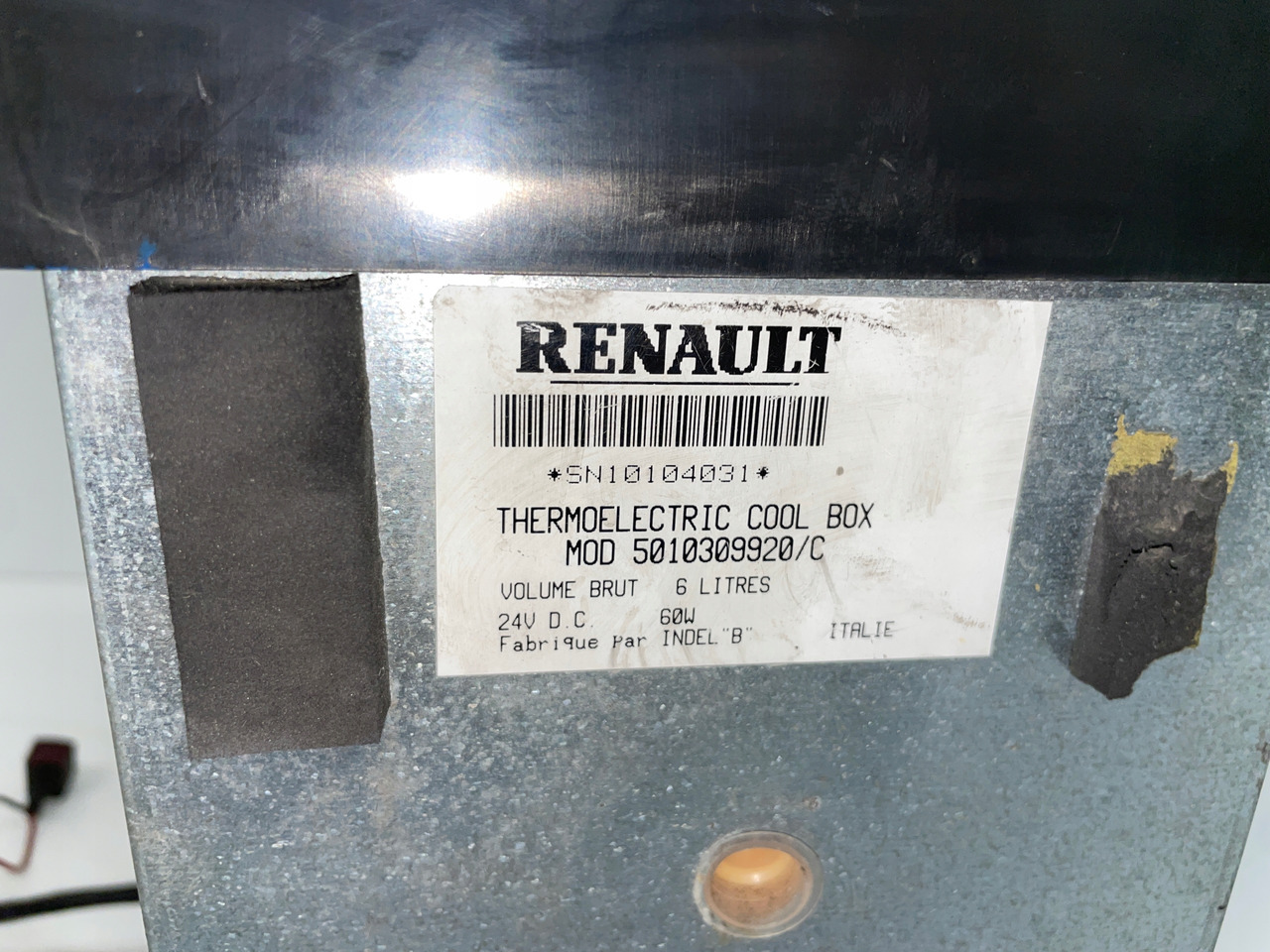 LODÓWKA CHŁODZIARKA RENAULT MAGNUM DXI 24V 6L 60W 5010309920 - Cabine et intérieur pour Camion: photos 5 LODÓWKA CHŁODZIARKA RENAULT MAGNUM DXI 24V 6L 60W 5010309920 - Cabine et intérieur pour Camion: photos 5