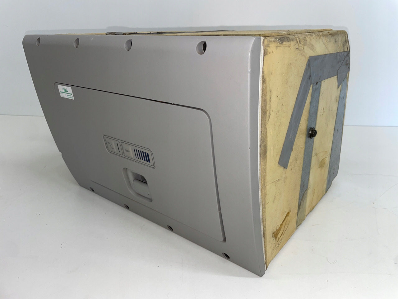 LODÓWKA CHŁODZIARKA VOLVO FH 20398817 , 061076791 - Cabine et intérieur pour Camion: photos 2 LODÓWKA CHŁODZIARKA VOLVO FH 20398817 , 061076791 - Cabine et intérieur pour Camion: photos 2