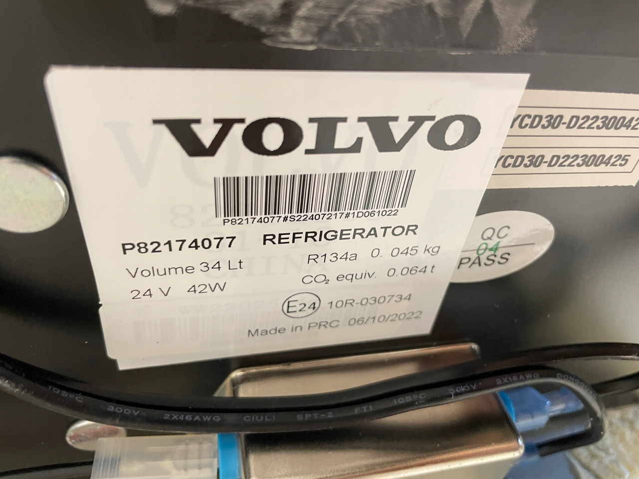 LODÓWKA CHŁODZIARKA VOLVO FH4 FH 4 P82174077 - Cabine et intérieur pour Camion: photos 4 LODÓWKA CHŁODZIARKA VOLVO FH4 FH 4 P82174077 - Cabine et intérieur pour Camion: photos 4