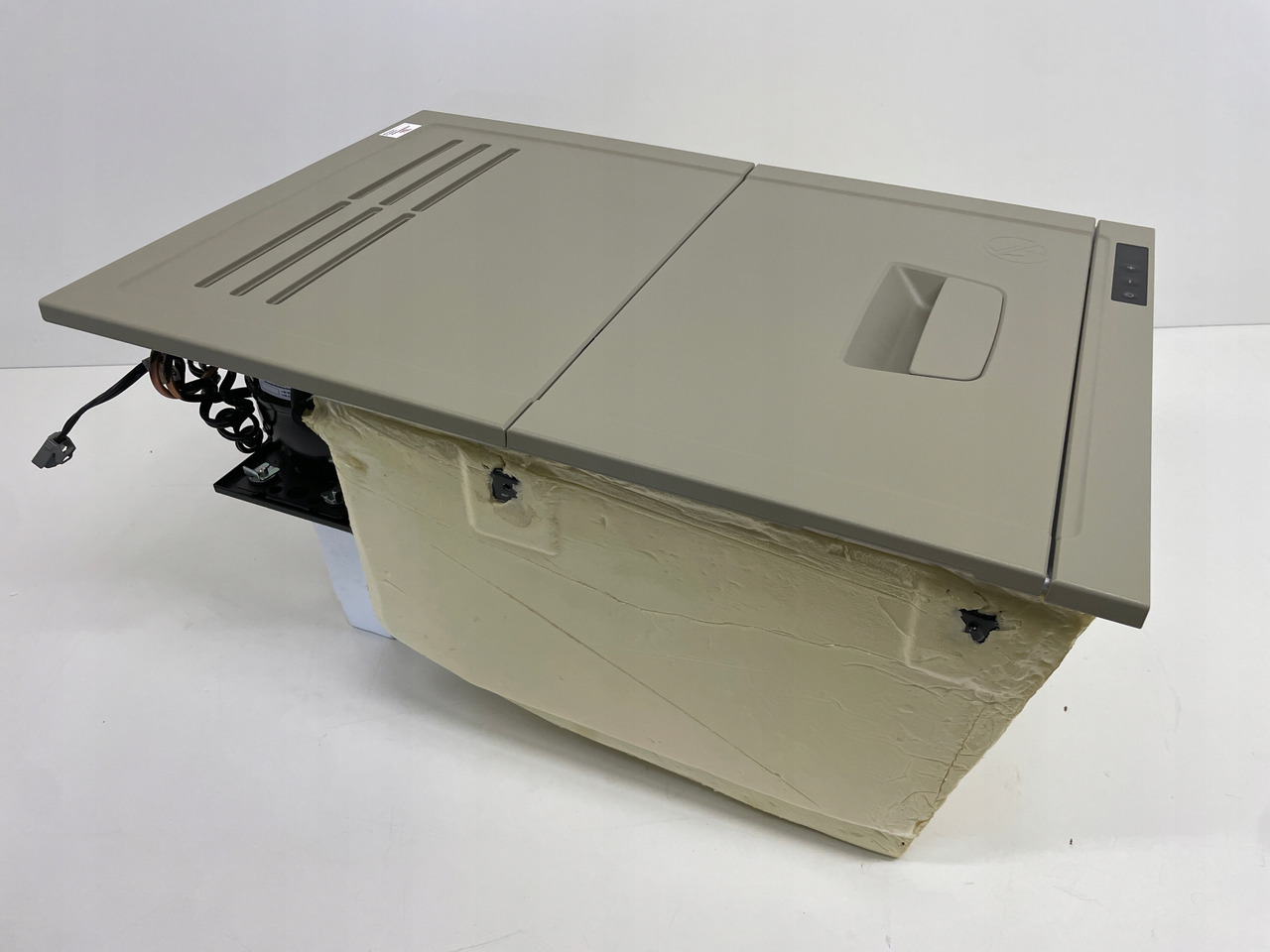 LODÓWKA CHŁODZIARKA VOLVO FH4 FH 4 P82174077 - Cabine et intérieur pour Camion: photos 1 LODÓWKA CHŁODZIARKA VOLVO FH4 FH 4 P82174077 - Cabine et intérieur pour Camion: photos 1