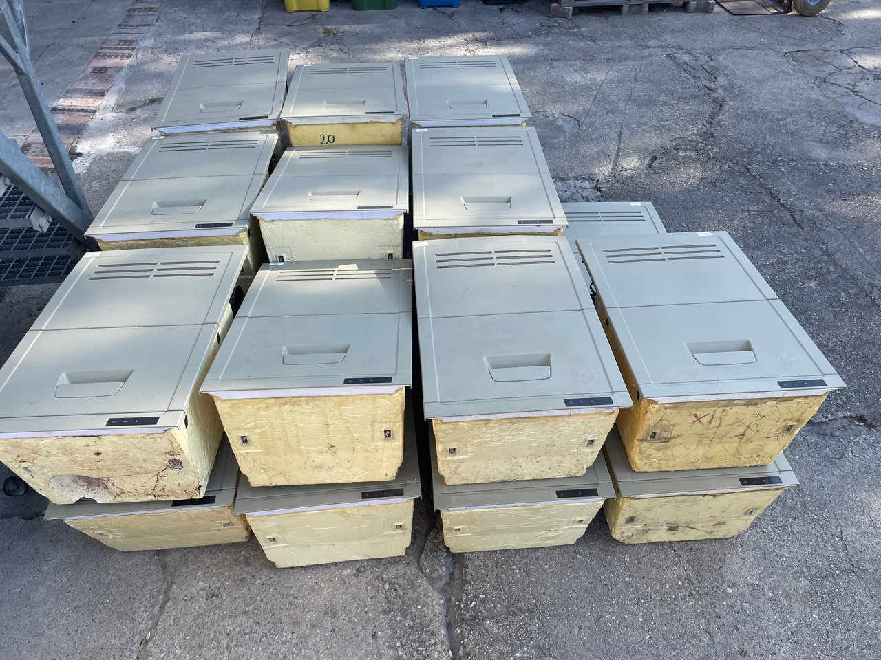 LODÓWKA CHŁODZIARKA VOLVO FH4 FH 4 P82174077 - Cabine et intérieur pour Camion: photos 5 LODÓWKA CHŁODZIARKA VOLVO FH4 FH 4 P82174077 - Cabine et intérieur pour Camion: photos 5