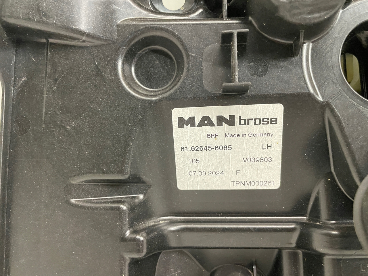 MECHANIZM PODNOSZENIA SZYB MAN TGS TGX TGL 3 TG3 81626456065 - Portière et pièces pour Camion: photos 3 MECHANIZM PODNOSZENIA SZYB MAN TGS TGX TGL 3 TG3 81626456065 - Portière et pièces pour Camion: photos 3