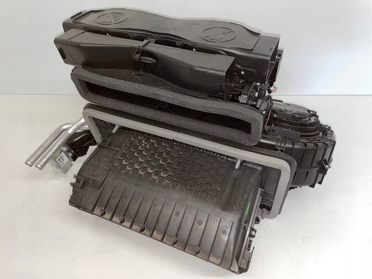 NAGRZEWNICA MAN TG3 TGX 3 TGX-3 81619006459 - Pulseur d'air habitacle pour Camion: photos 3 NAGRZEWNICA MAN TG3 TGX 3 TGX-3 81619006459 - Pulseur d'air habitacle pour Camion: photos 3