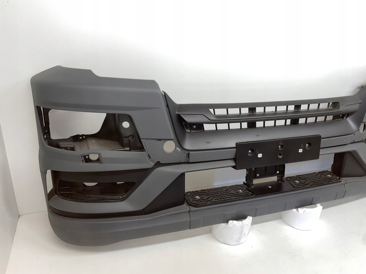 OKULAR STELAŻ OBUDOWA ZDERZAK MAN TG3 TGS3 TGS 3 81416105862 - Pare-chocs pour Camion: photos 2 OKULAR STELAŻ OBUDOWA ZDERZAK MAN TG3 TGS3 TGS 3 81416105862 - Pare-chocs pour Camion: photos 2