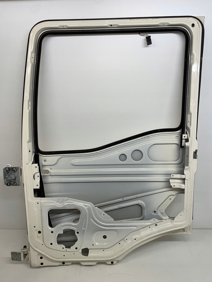 PRAWE DRZWI MAN TGS3 TGS 3 TGS-3 TGL TGM - Portière et pièces pour Camion: photos 4 PRAWE DRZWI MAN TGS3 TGS 3 TGS-3 TGL TGM - Portière et pièces pour Camion: photos 4