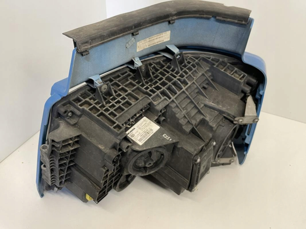 PRAWY REFLEKTOR SCANIA S NAKŁADKA OSŁONA LAMPY - Feu avant pour Camion: photos 3 PRAWY REFLEKTOR SCANIA S NAKŁADKA OSŁONA LAMPY - Feu avant pour Camion: photos 3