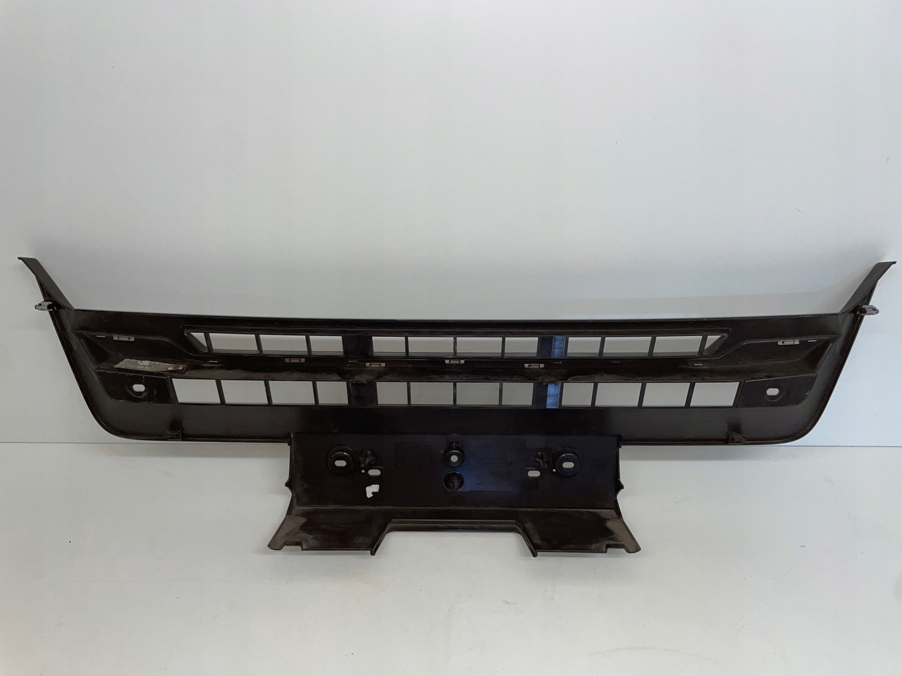 ŚRODKOWY GRILL CHROM ZDERZAKA MAN TGS TG3 TGS 3 ATRAPA 81416146086 - Calandre pour Camion: photos 4 ŚRODKOWY GRILL CHROM ZDERZAKA MAN TGS TG3 TGS 3 ATRAPA 81416146086 - Calandre pour Camion: photos 4