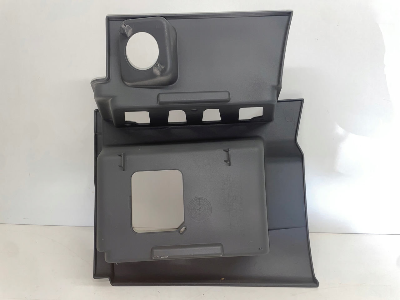 STOPNICA DOLNY STOPIEŃ PRAWY MAN TGS TGXS TG-3 81615200092 - Marchepied pour Camion: photos 4 STOPNICA DOLNY STOPIEŃ PRAWY MAN TGS TGXS TG-3 81615200092 - Marchepied pour Camion: photos 4