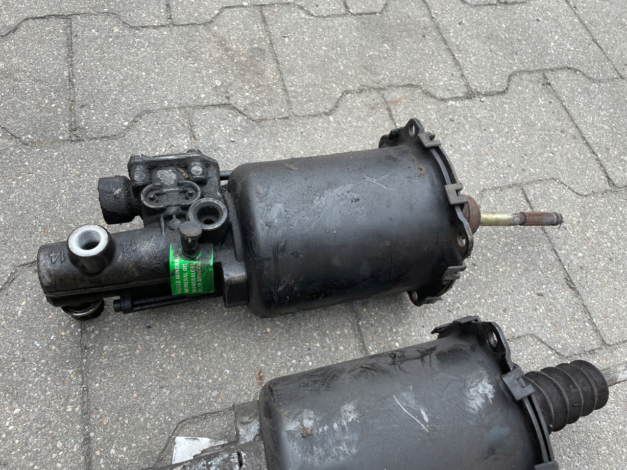 WYBIERAK SKRZYNI BIEGÓW WYSPRZĘGLIK ZAWÓR MAN TGA TGS TGX 9700514127 - Cylindre d'embrayage pour Camion: photos 3 WYBIERAK SKRZYNI BIEGÓW WYSPRZĘGLIK ZAWÓR MAN TGA TGS TGX 9700514127 - Cylindre d'embrayage pour Camion: photos 3