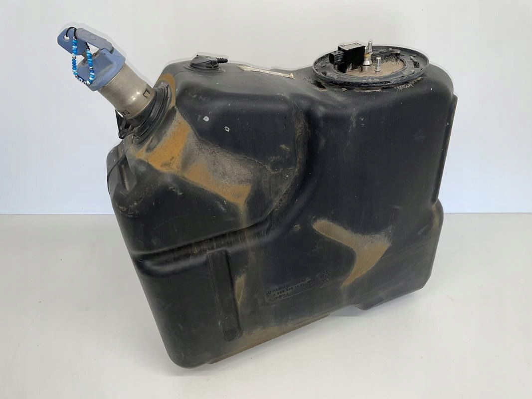 ZBIORNIK KOMPLETNY AD BLUE ACTROS MP4 A9604701315 - AdBlue réservoir pour Camion: photos 1 ZBIORNIK KOMPLETNY AD BLUE ACTROS MP4 A9604701315 - AdBlue réservoir pour Camion: photos 1