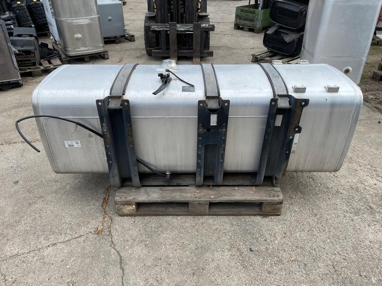 ZBIORNIK PALIWA MAN TGX TGS TGX3 TG3 910 L 81122016846 - Réservoir de carburant pour Camion: photos 5 ZBIORNIK PALIWA MAN TGX TGS TGX3 TG3 910 L 81122016846 - Réservoir de carburant pour Camion: photos 5