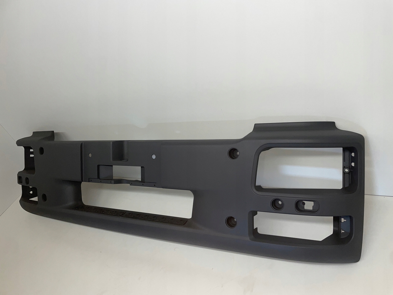 ZDERZAK MAN TGM SZEROKI 81416100354 - Pare-chocs pour Camion: photos 3 ZDERZAK MAN TGM SZEROKI 81416100354 - Pare-chocs pour Camion: photos 3