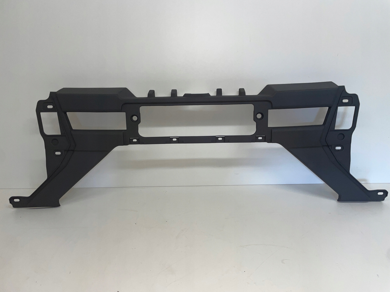 ZDERZAK ŚRODEK ZDERZAKA MASKOWNICA MAN TGX TGS 3 TG3 81416146033 - Pare-chocs pour Camion: photos 1 ZDERZAK ŚRODEK ZDERZAKA MASKOWNICA MAN TGX TGS 3 TG3 81416146033 - Pare-chocs pour Camion: photos 1