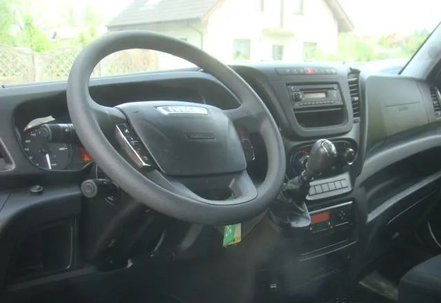Fourgon utilitaire Iveco DAILY 35 S 16 REJESTRACJA NA 6-OSÓB SUPER NA KAMPERA: photos 18