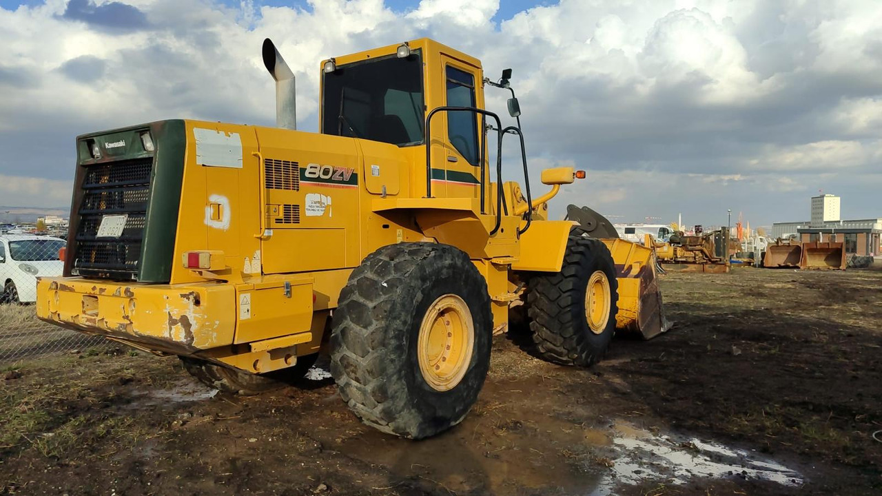 KAWASAKI 80ZV - Chargeuse sur pneus: photos 1 KAWASAKI 80ZV - Chargeuse sur pneus: photos 1