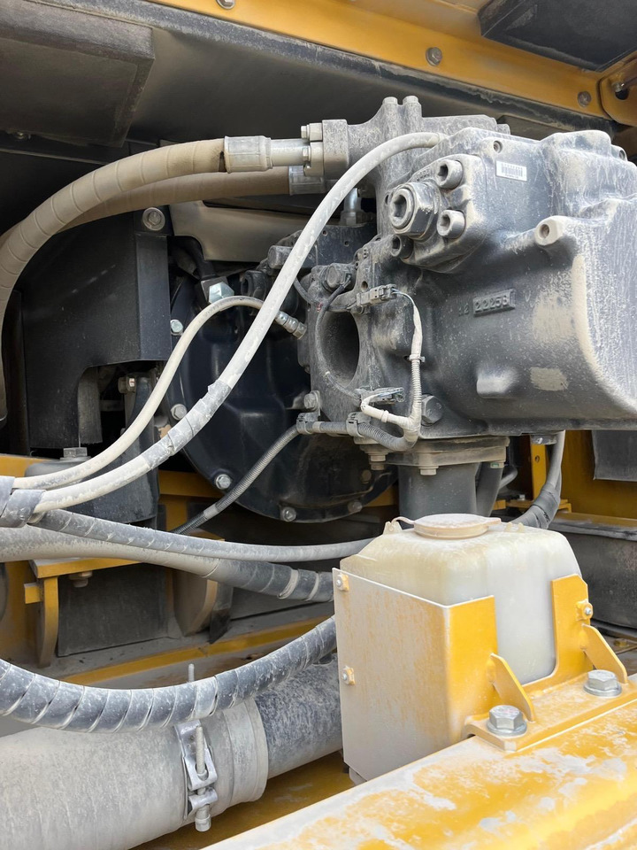 KOMATSU PC450 - Pelle sur chenille: photos 3 KOMATSU PC450 - Pelle sur chenille: photos 3