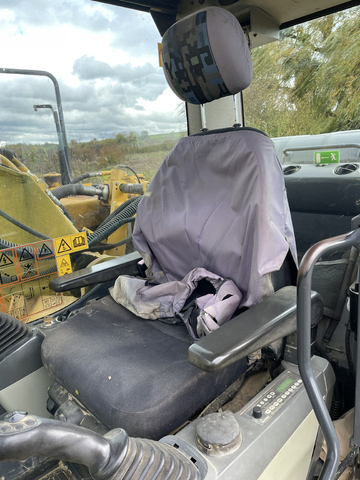 Pelle sur chenille Komatsu PC210LC-8: photos 13 Pelle sur chenille Komatsu PC210LC-8: photos 13