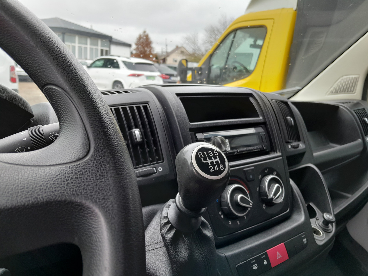 Fourgon grand volume PEUGEOT BOXER 2.2 BlueHDI 350 FT L3H2 Pro: photos 13