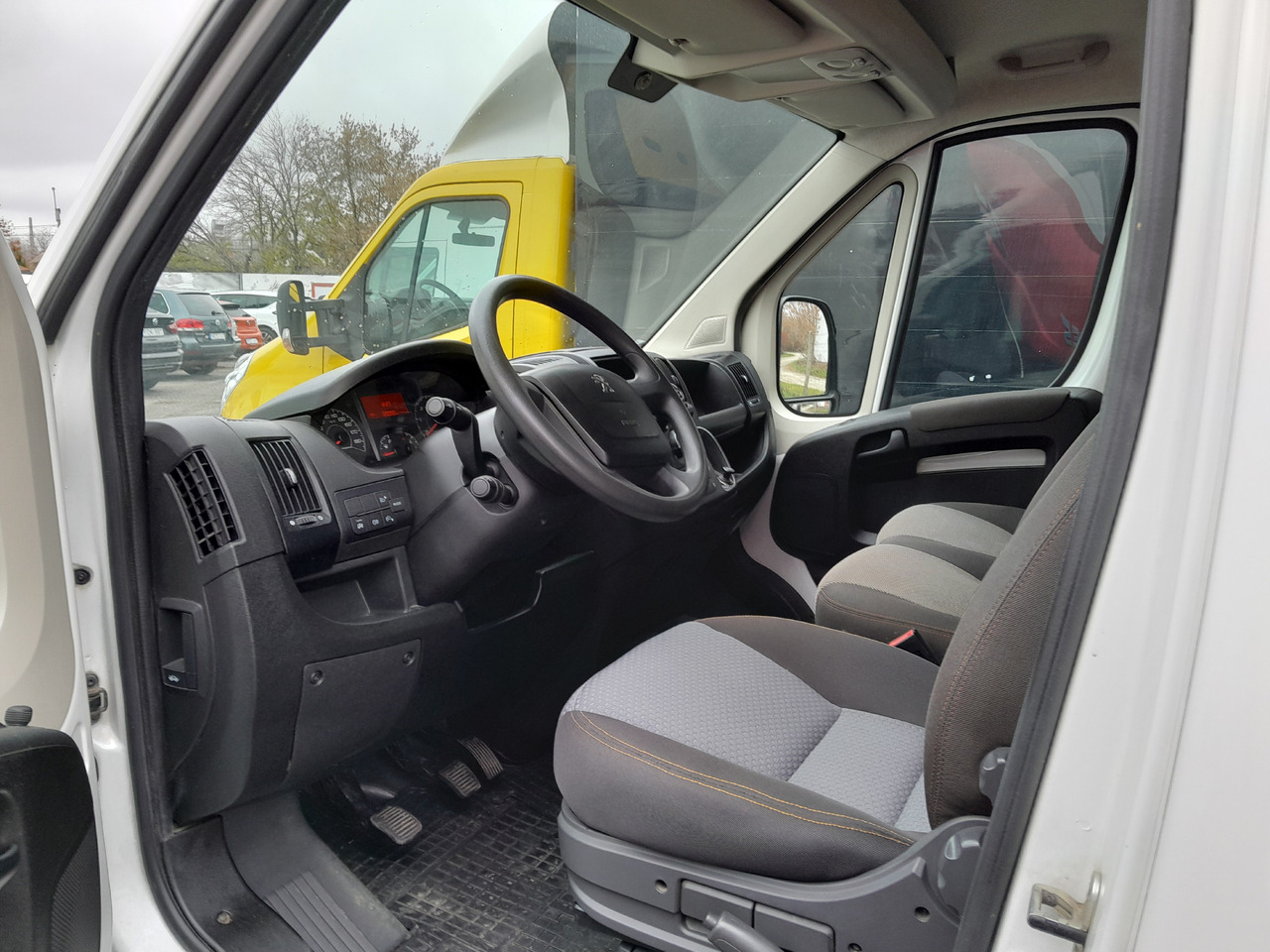 Fourgon grand volume PEUGEOT BOXER 2.2 BlueHDI 350 FT L3H2 Pro: photos 9